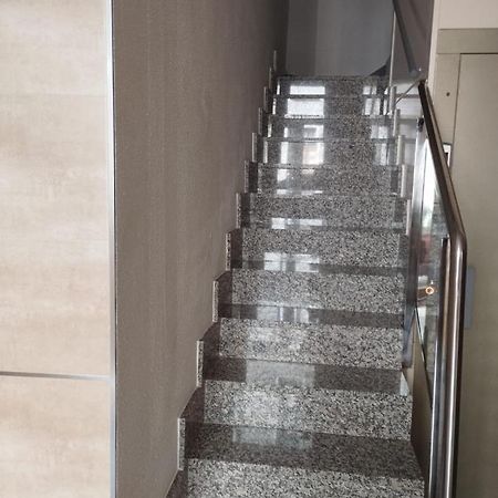 Piso Js Apartment Ourense Bagian luar foto