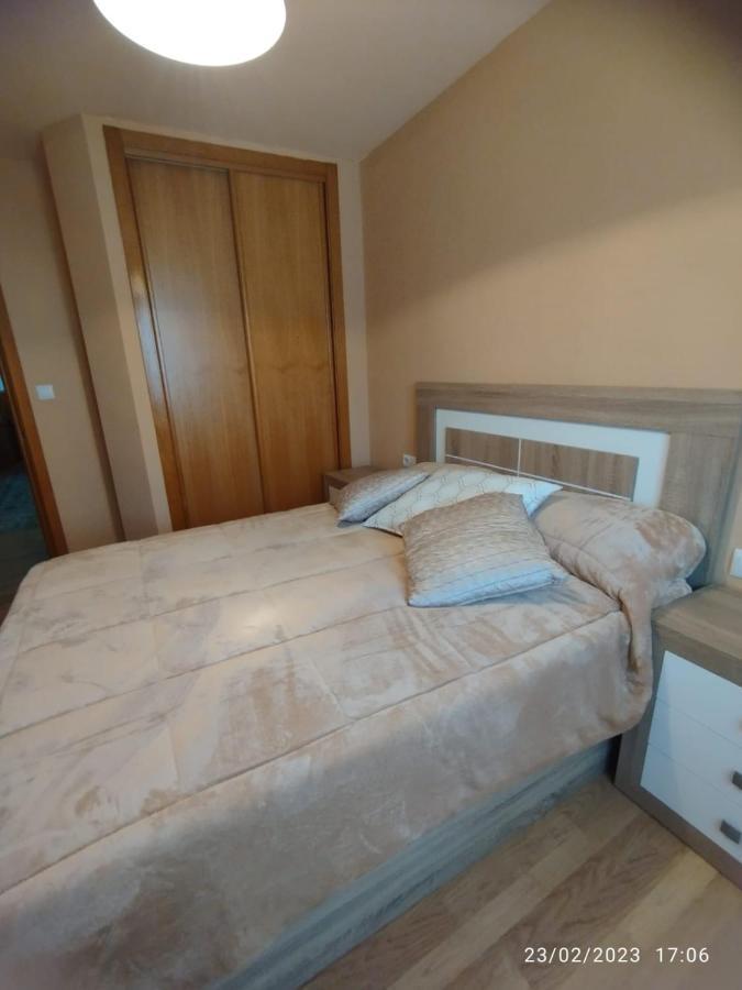Piso Js Apartment Ourense Bagian luar foto